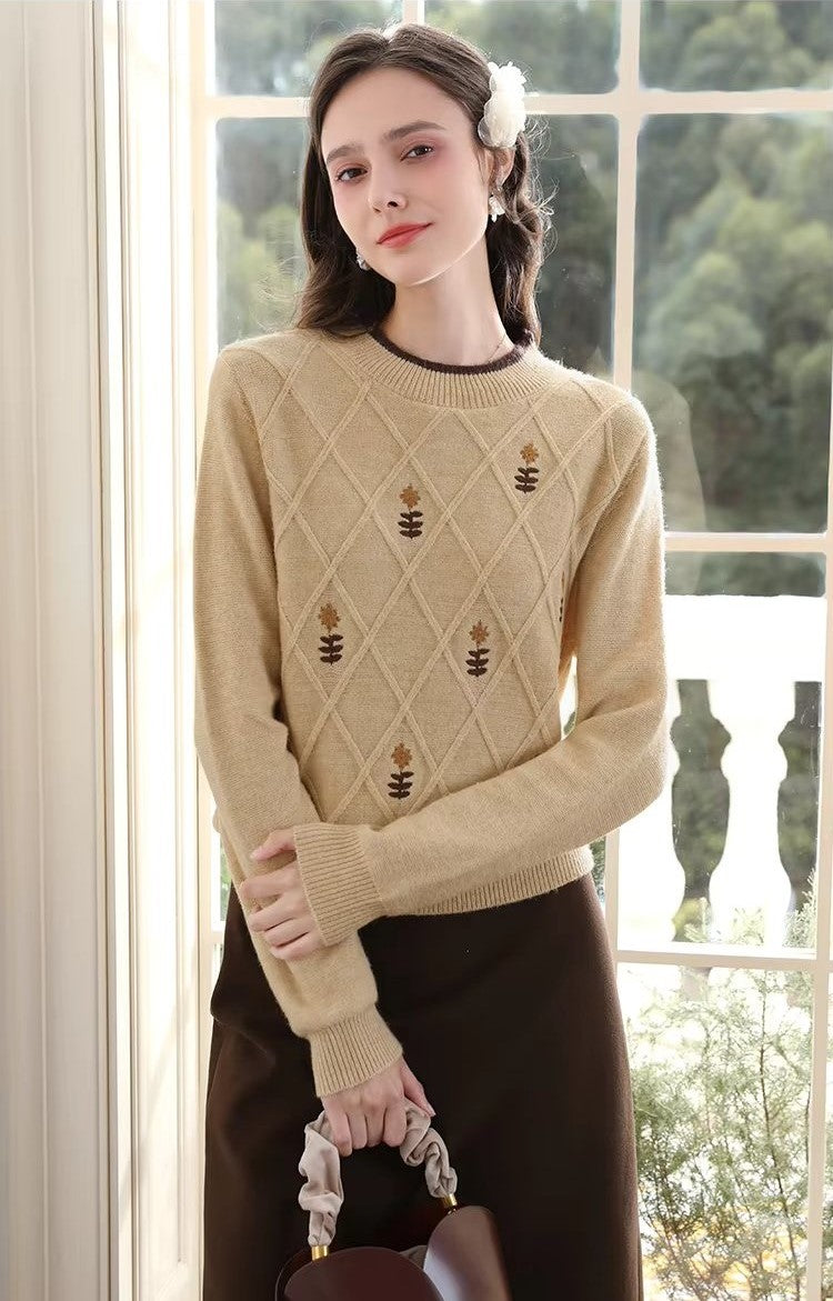 Cozy Khaki Embroidered Crew Neck Knit Sweater for Women - Autumn/Winter 2024