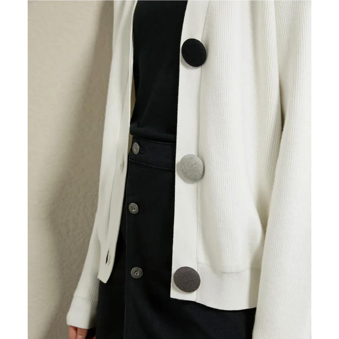 Minimalist Autumn V-Neck Knitted Cardigan with Contrast Buttons