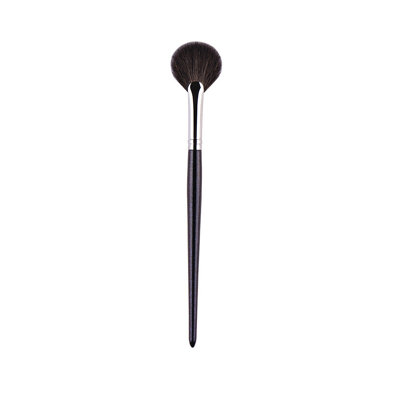 High-Quality Fan-Shaped Powder Brush for Flawless Makeup Application