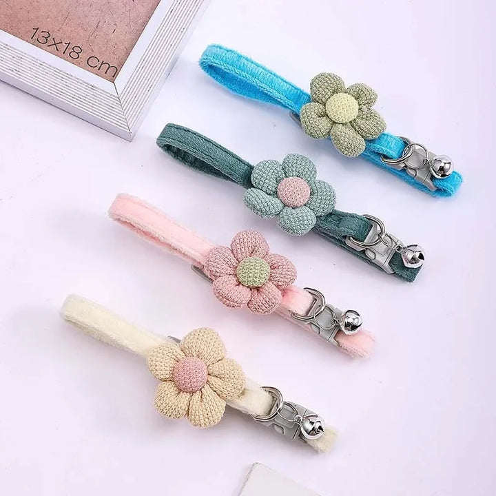 Adjustable Cat Collar with Cute Flower and Bell