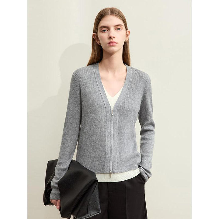 V-Neck Contrast Color Knitwear for Women