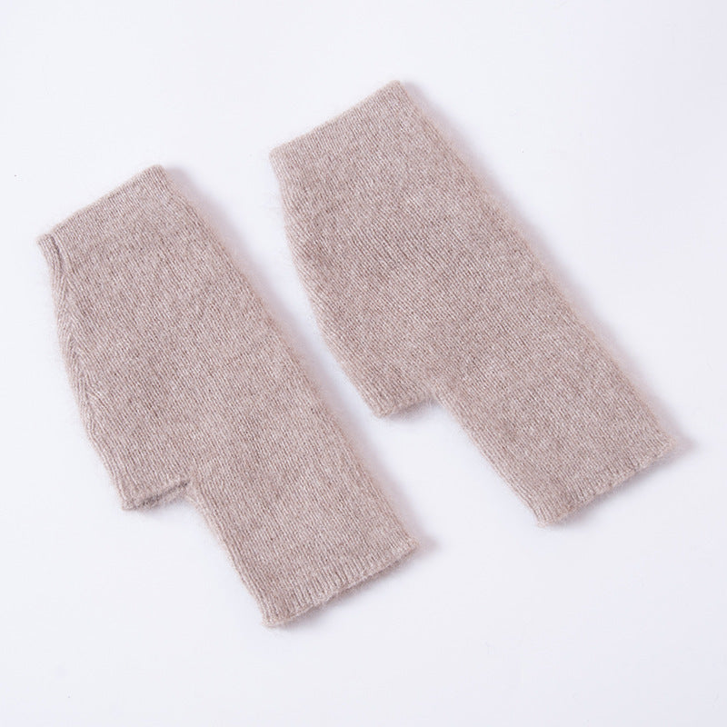 Mink Mittens Are Cute For Girls In Winter