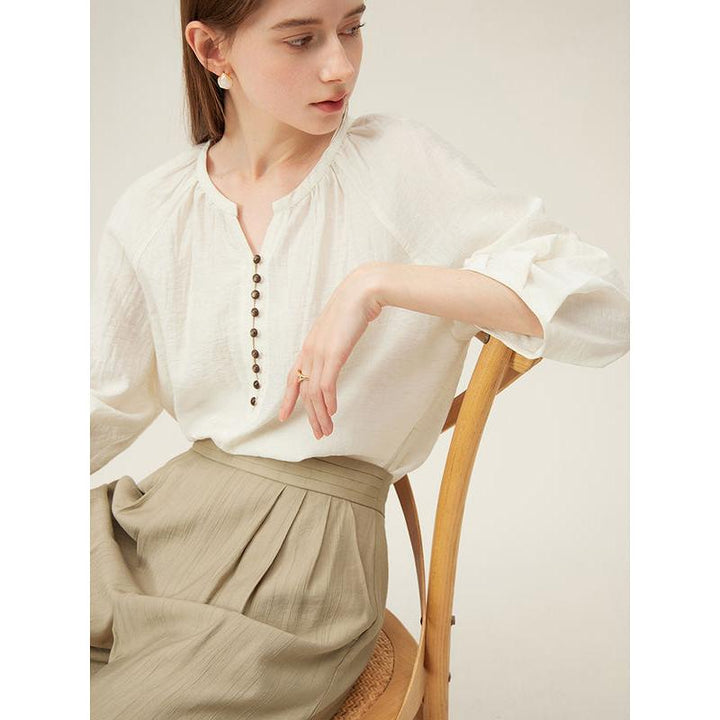 Elegant Beige Linen Blend Blouse with Three-Quarter Raglan Sleeves for Summer