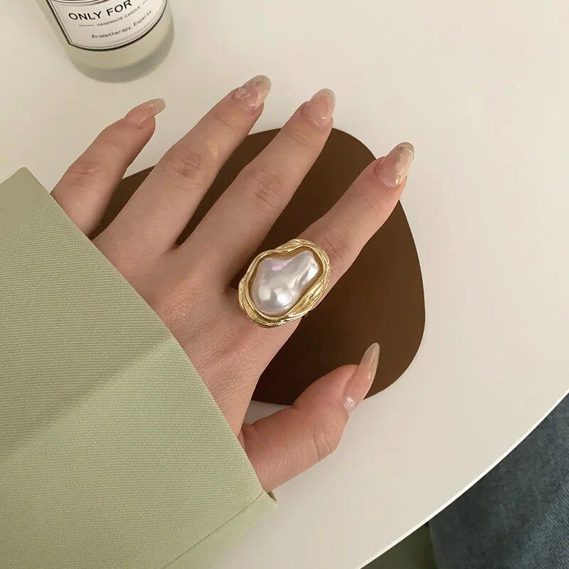 Chic French Vintage Pearl Ring: Trendy Adjustable Design