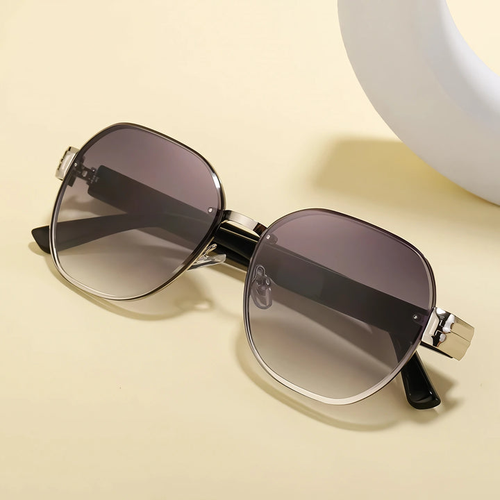 Trendsetting Oversized Rimless Round Sunglasses