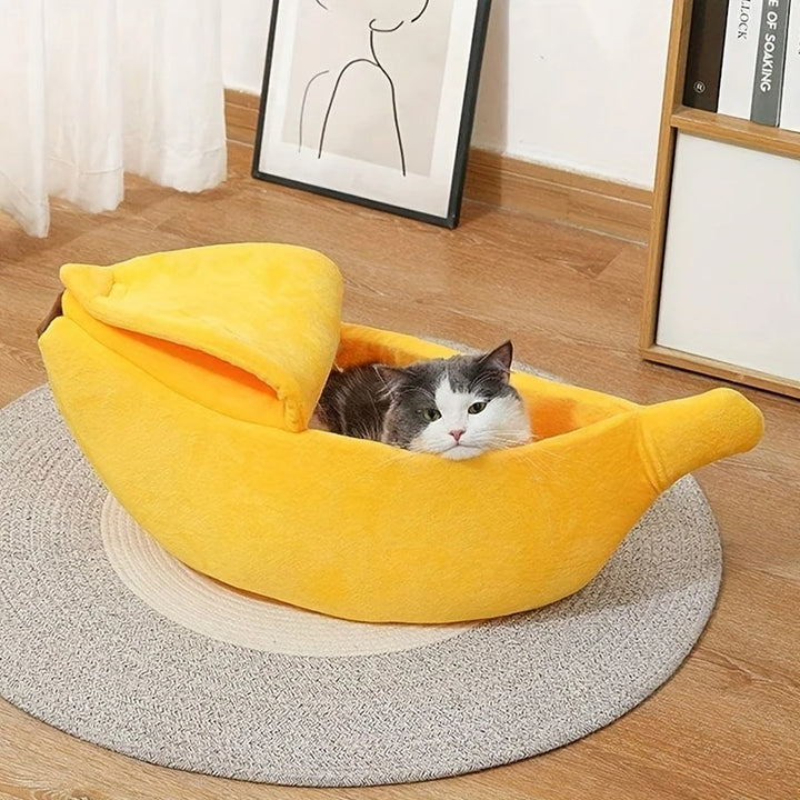 Cozy Winter Pet Bed for Cats and Small Dogs