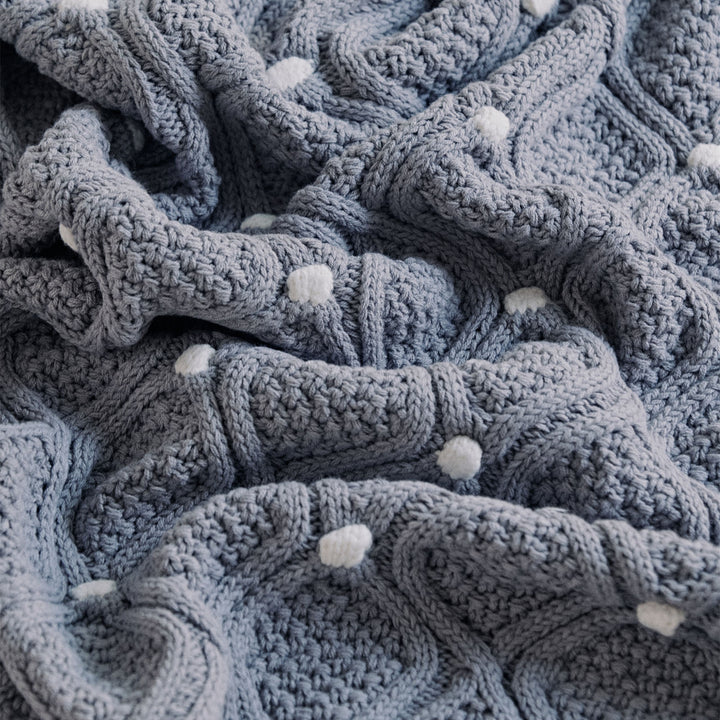 Cozy Chunky Knit Blanket with Cute Pompons for Home Décor