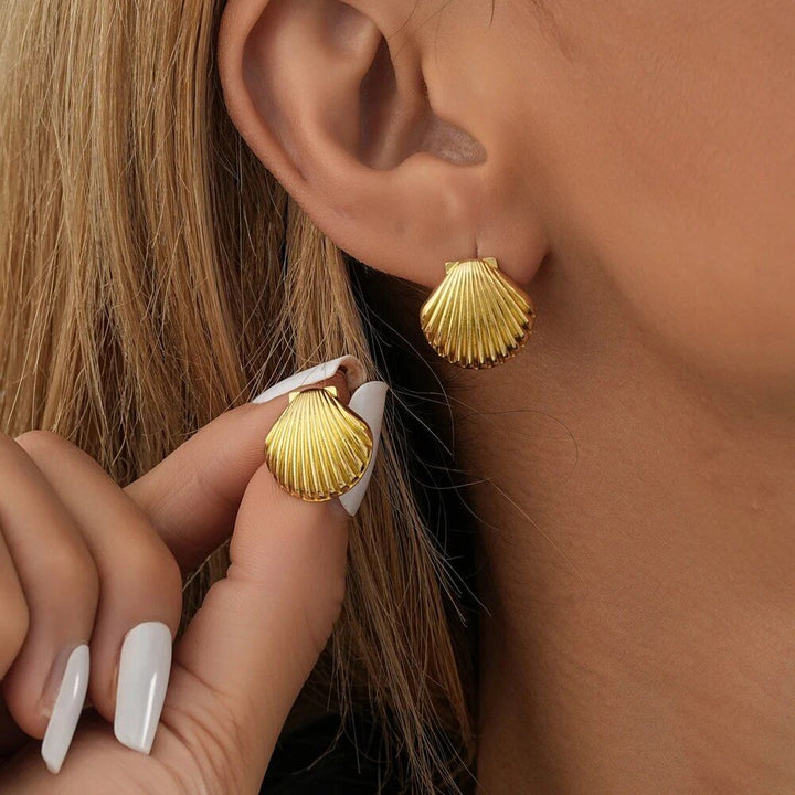 Vintage Shell-Inspired Stud Earrings for Women