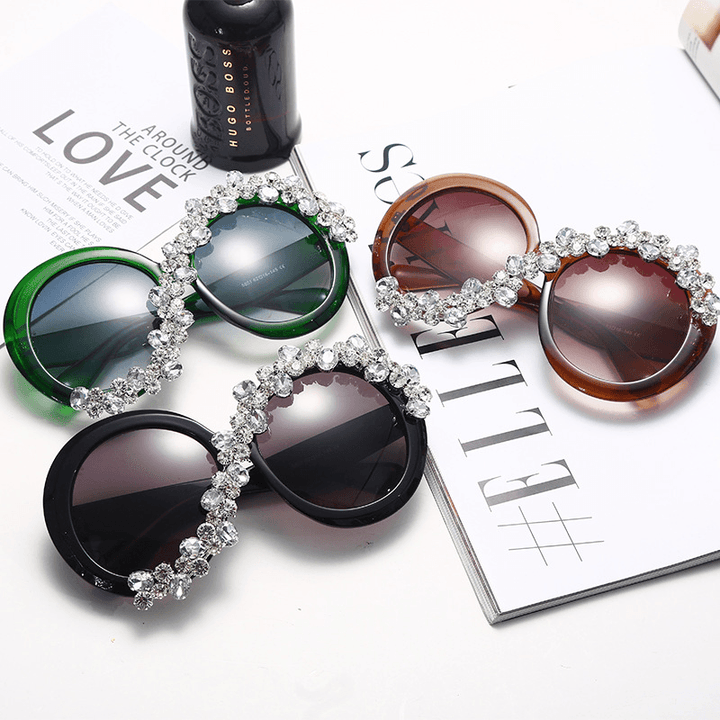 Exaggerated round Sunglasses with Diamonds - MRSLM