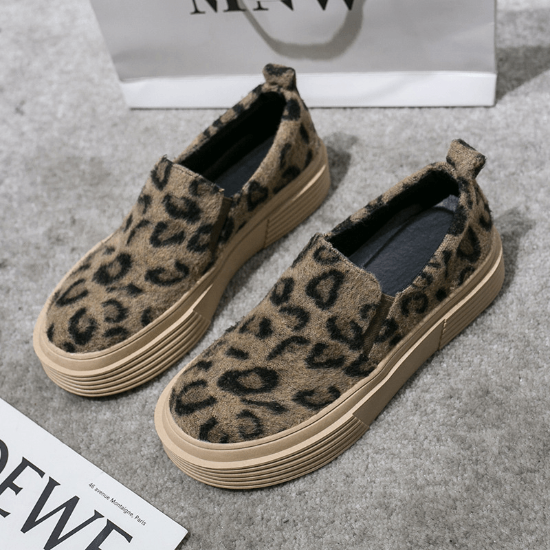 Women Large Size Leopard Suede Slip Resistant Comfy Casual Flats - MRSLM