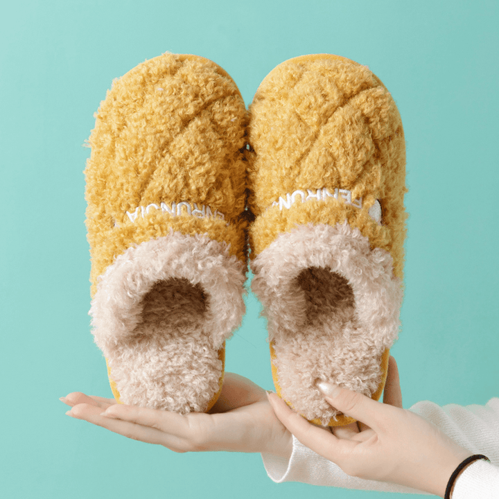 Women Casual Cartoon Pattern Closed Toe Warm Plush Home Shoes - MRSLM