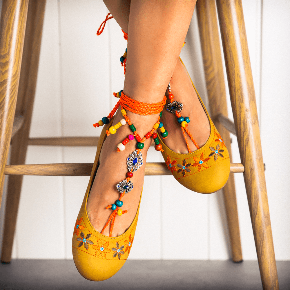 LOSTISY Exotic Style Embroidered Beaded Chain Yellow Casual Bohemia Flats - MRSLM