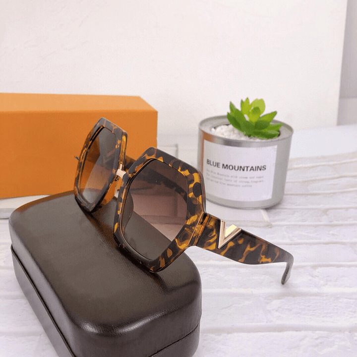 Fashionable Polygonal Wild Slim Big Frame Sunglasses - MRSLM