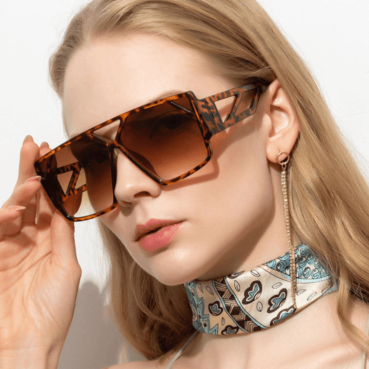 Women Retro Oversized Frame Fashion Personality Hallow Out Sunglasses - MRSLM